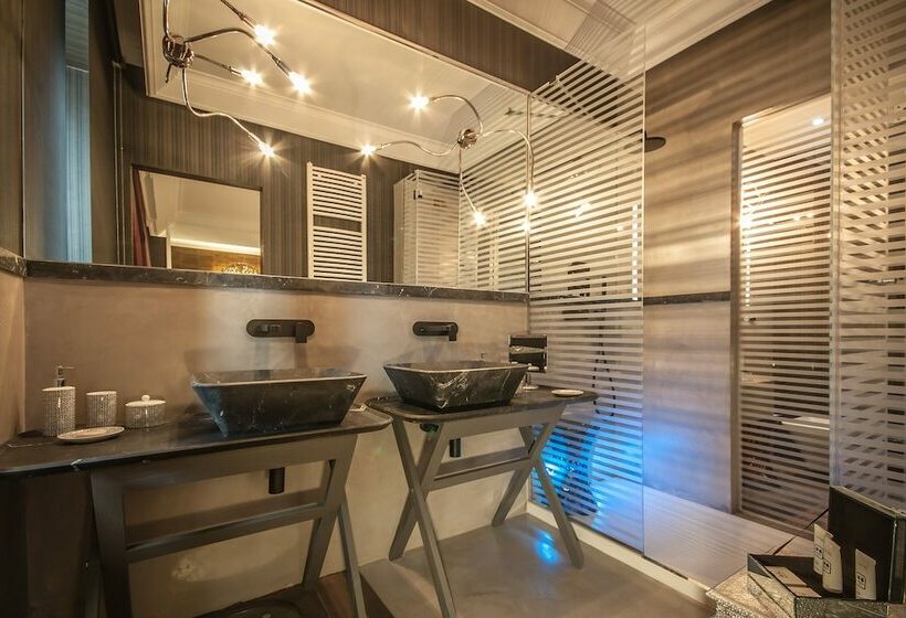 Suite, Palazzo Manfredi – Small Luxury Hotels Of The World