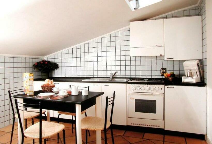 استودیوی استاندارد, Residenza Monti