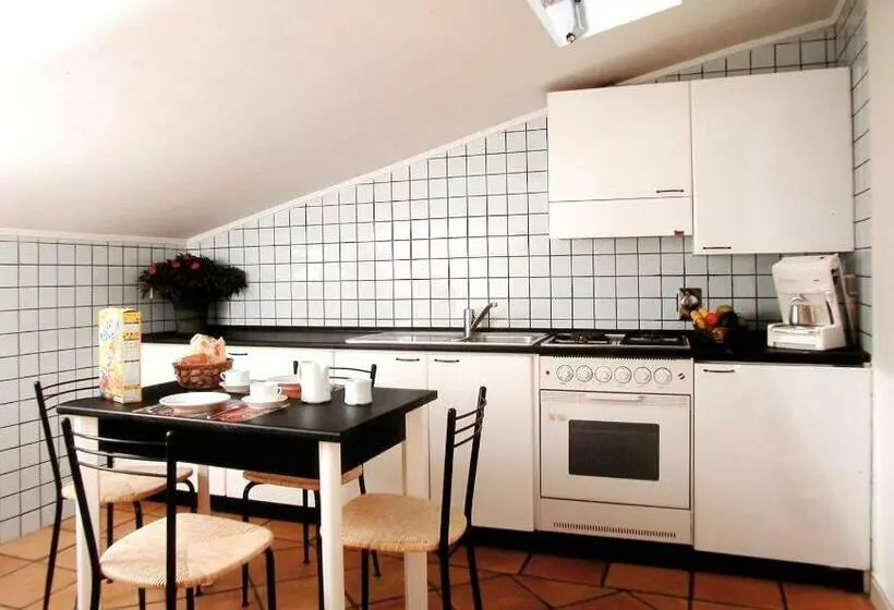 استودیوی استاندارد, Residenza Monti