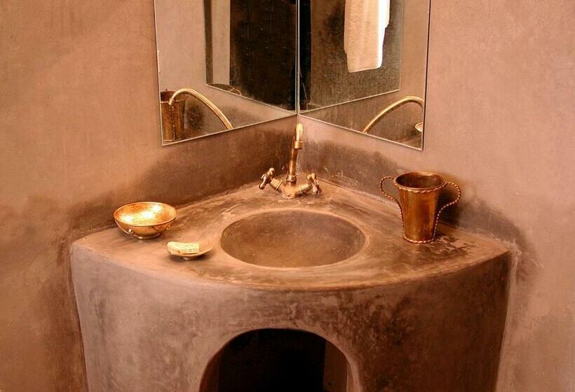 سوییت, Riad Aladdin