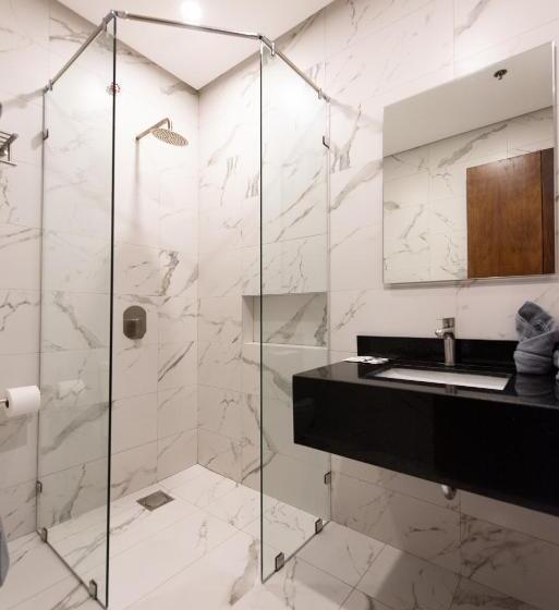 اتاق لوکس, One