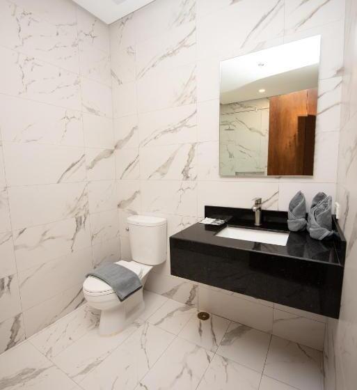 اتاق استاندارد سه نفره, One