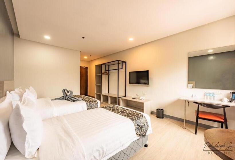 اتاق استاندارد سه نفره, One