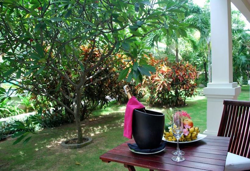 اتاق لوکس با چشم‌انداز باغ, Allezboo Beach Resort & Spa