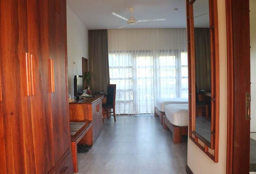 اتاق لوکس با چشم‌انداز باغ, Allezboo Beach Resort & Spa