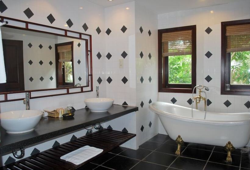 سوییت با چشم‌انداز باغ, Allezboo Beach Resort & Spa