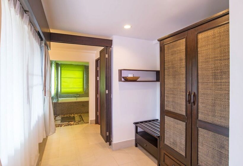 プールの見えるデラックスルーム, Aonang All Seasons Beach Resort