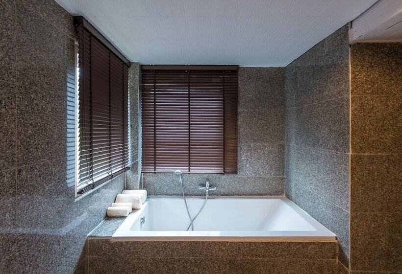 プールの見えるデラックスルーム, Aonang All Seasons Beach Resort