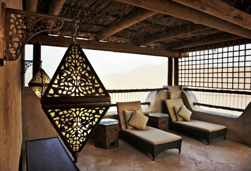Номер Deluxe с Террасой, Anantara Qasr Al Sarab Desert Resort