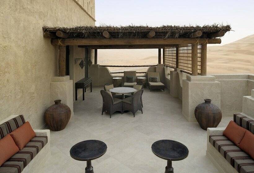 Номер Deluxe с Террасой, Anantara Qasr Al Sarab Desert Resort