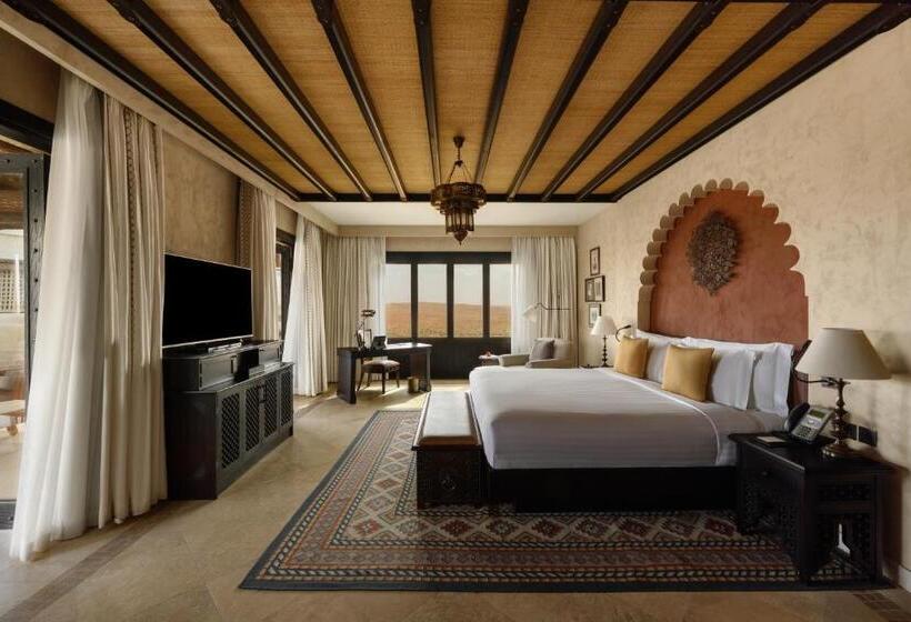 Номер Deluxe с Террасой, Anantara Qasr Al Sarab Desert Resort