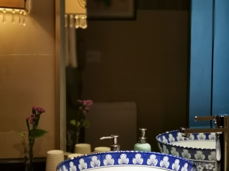 اتاق کلاس بیزنس, Ane Grand