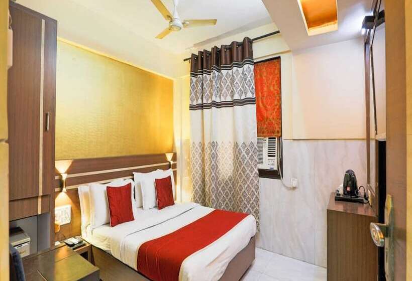 Quarto deluxe, J K Regency