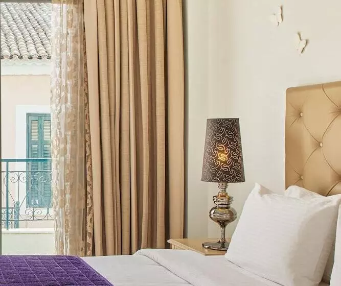سوییت لوکس, Dioni Boutique