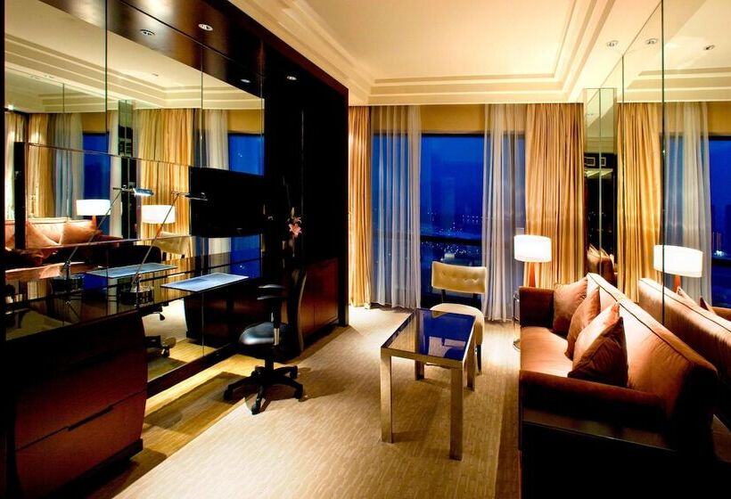 Люкс Семейный 2 Спальни, Four Points By Sheraton Hangzhou, Binjiang