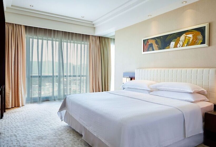 Люкс Семейный 2 Спальни, Four Points By Sheraton Hangzhou, Binjiang