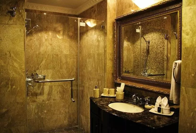 2 Bedroom Suite