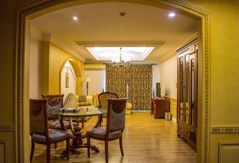 Люкс 2 Спальни, Four Seasons Place Pattaya