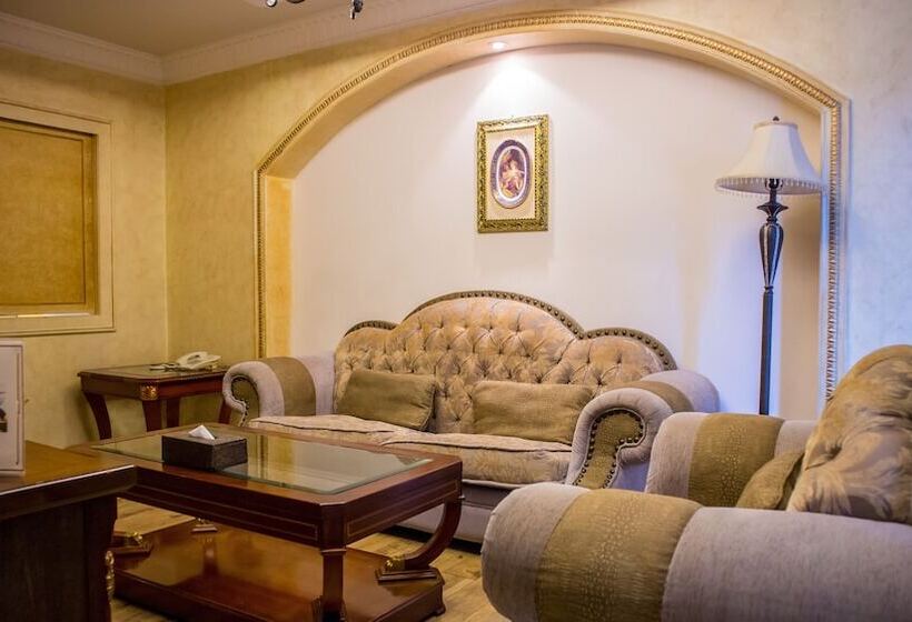 家庭套房, Four Seasons Place Pattaya