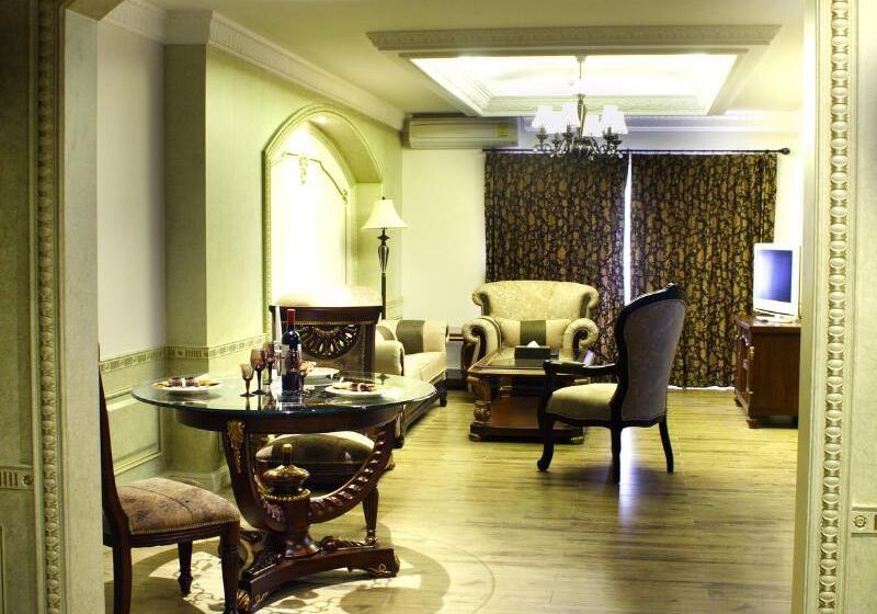 带2个卧室的套房, Four Seasons Place Pattaya