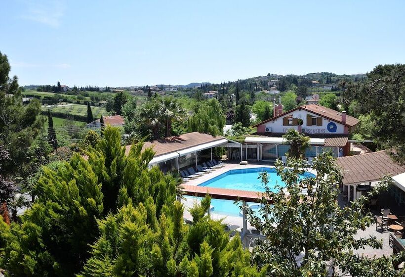 غرفة قياسية ثلاثية, Four Seasons