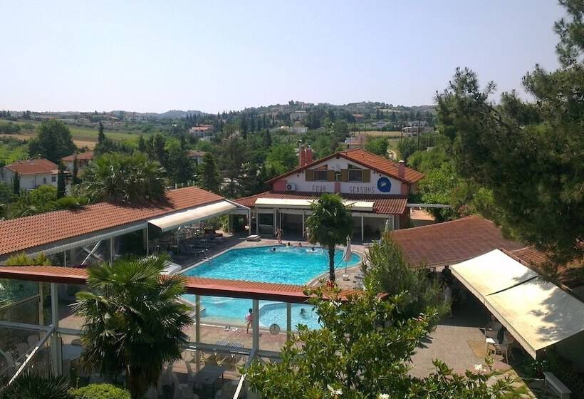 غرفة عائلية, Four Seasons