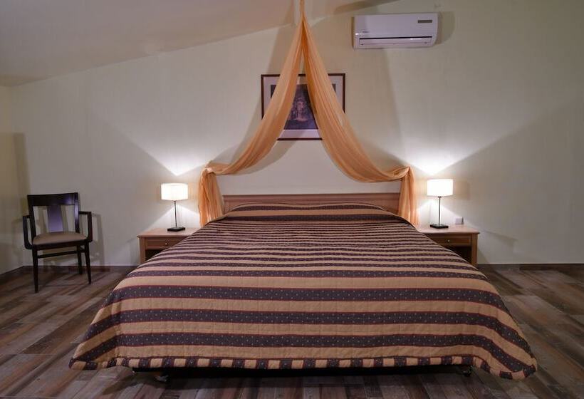 غرفة عائلية, Four Seasons