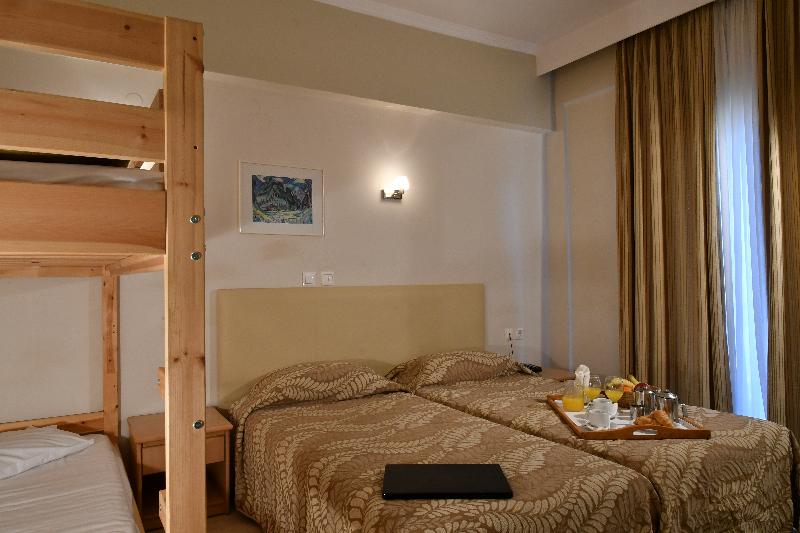 غرفة قياسية ثلاثية, Four Seasons