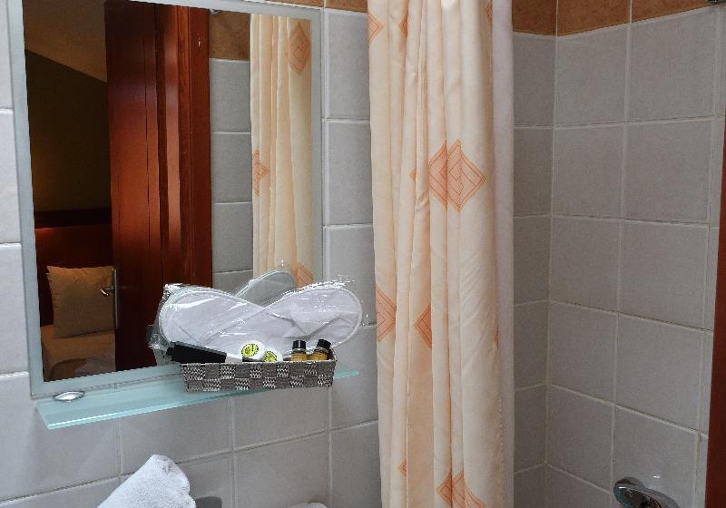 شقة غرفتين, Four Seasons