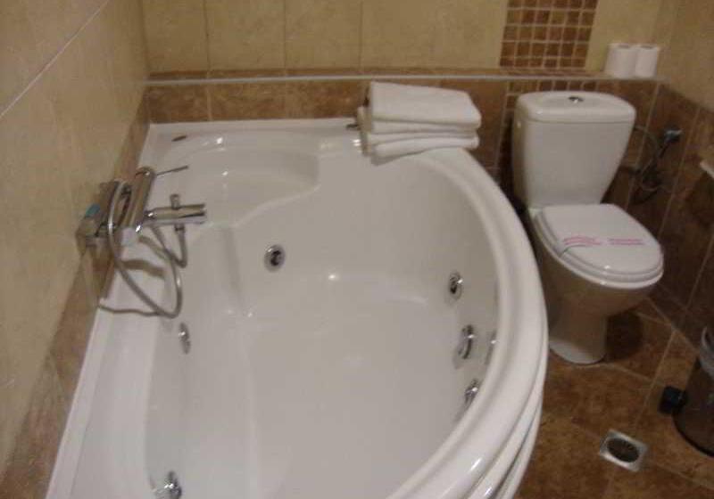 شقة غرفتين, Four Seasons