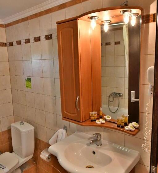 غرفة عائلية, Four Seasons