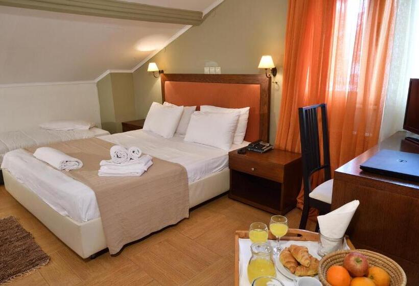 شقة غرفة واحدة, Four Seasons