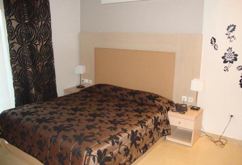 شقة غرفتين, Four Seasons