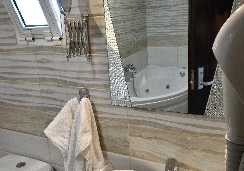 غرفة قياسية, Four Seasons