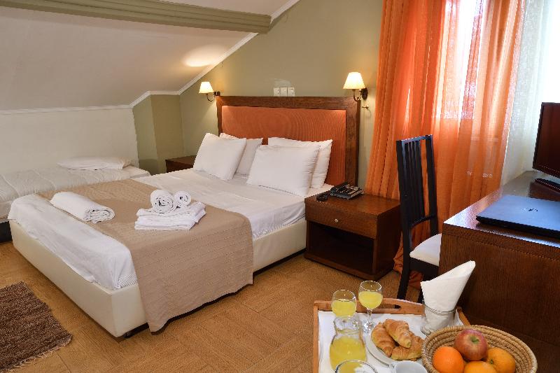 شقة غرفتين, Four Seasons