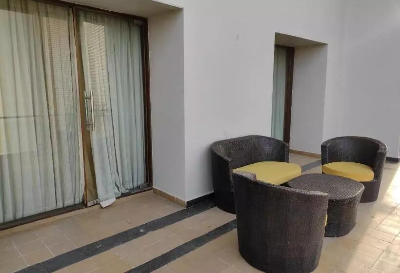 スイート, Golden Tulip Lucknow