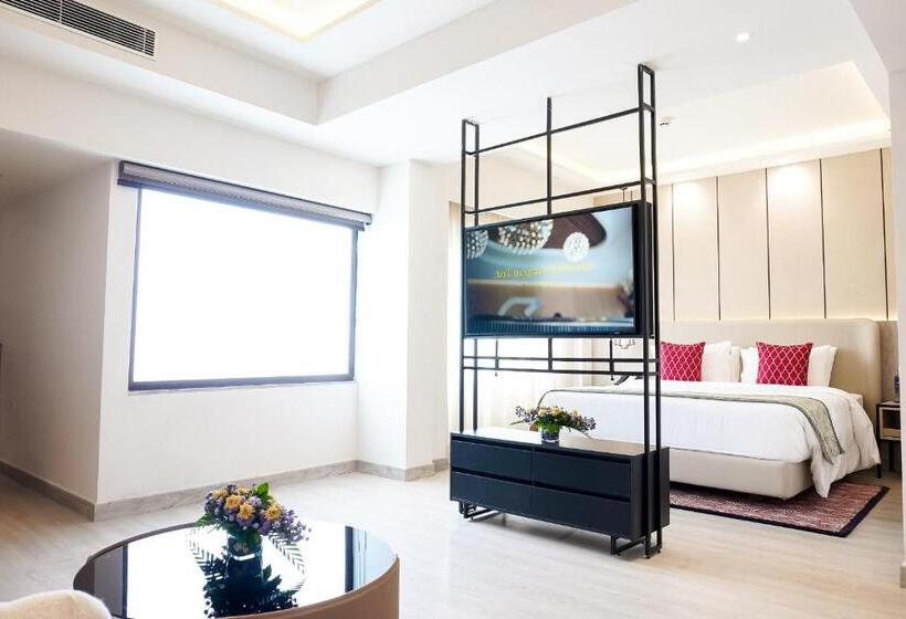 小型套房, Golden Tulip Lucknow