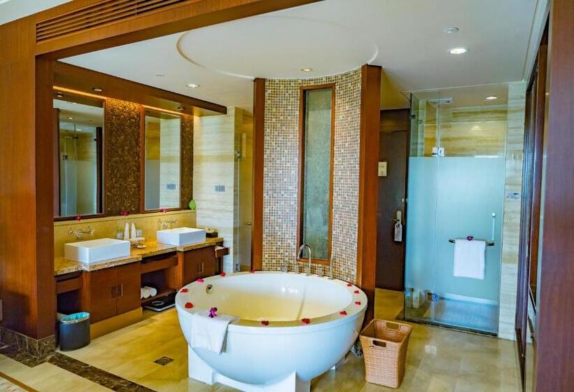 חדר דלוקס נוף לגינה, Grand Metropark Villa Resort Sanya Yalong Bay