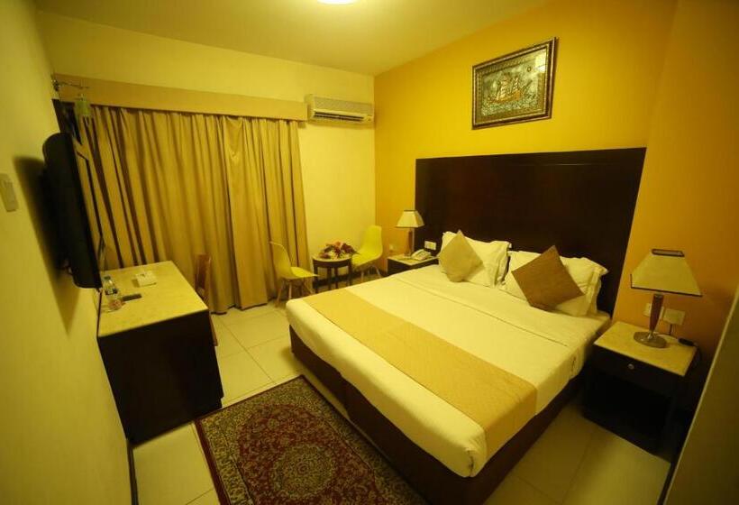 Номер Стандарт, Hyde Park