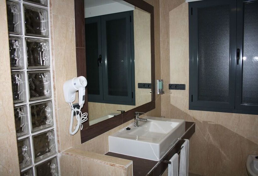 اتاق استاندارد سه نفره, Lb Villa De Cuenca