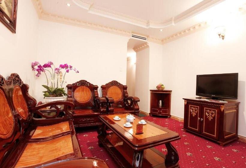 سوییت اجرایی, New Pacific