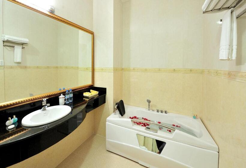 اتاق پرمیوم, New Pacific