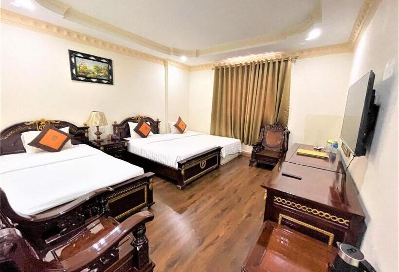 اتاق لوکس, New Pacific