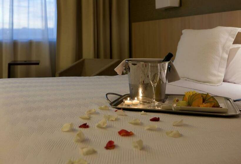 سوییت جونیور, NH Madrid Ribera Del Manzanares