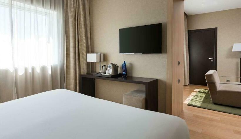 سوییت جونیور, NH Madrid Ribera Del Manzanares