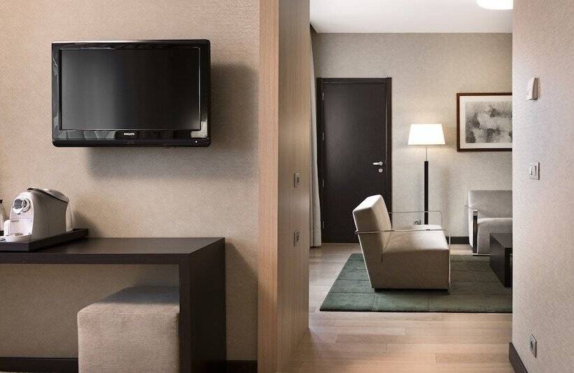 سوییت جونیور, NH Madrid Ribera Del Manzanares