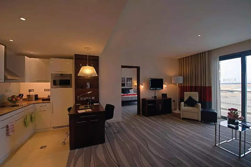 キングサイズベッドのスイートルーム, Staybridge Suites Yas Island Abu Dhabi, An Ihg