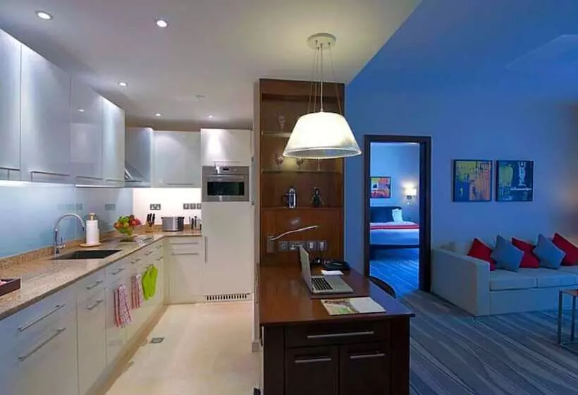 ダブルベッドのスタンダードスタジオ, Staybridge Suites Yas Island Abu Dhabi, An Ihg