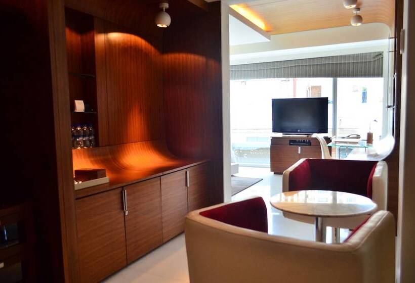 اتاق استاندارد, The Park Hyderabad, Banjara Hills Near Hussain Sagar Lake