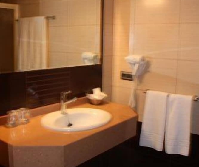 标准三人间, Villa De Andosilla